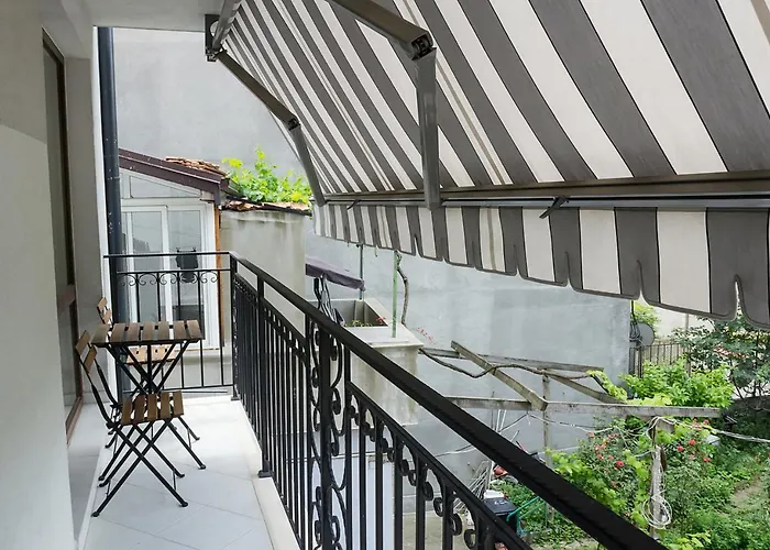 Апартамент Stylish Retreat High-end Flat Downtown By Flat Mаnager *