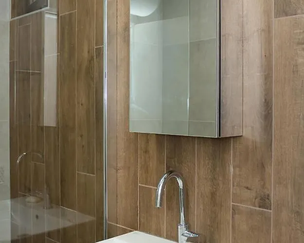 Апартамент Stylish Retreat High-end Flat Downtown By Flat Mаnager *