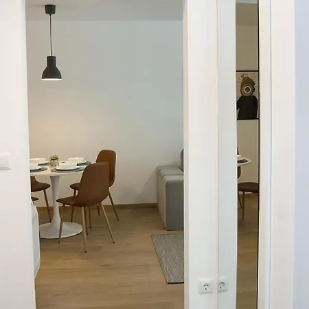 شقة Stylish Retreat High-end Flat Downtown By Flat Mаnager فارنا