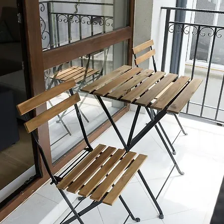 Stylish Retreat High-end Flat Downtown By Flat Mаnager * فارنا