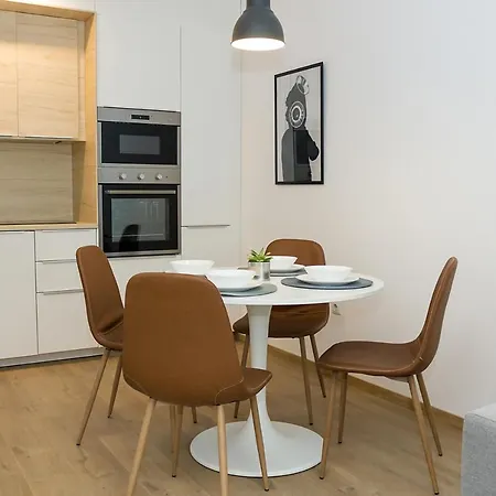 Stylish Retreat High-end Flat Downtown By Flat Mаnager شقة *