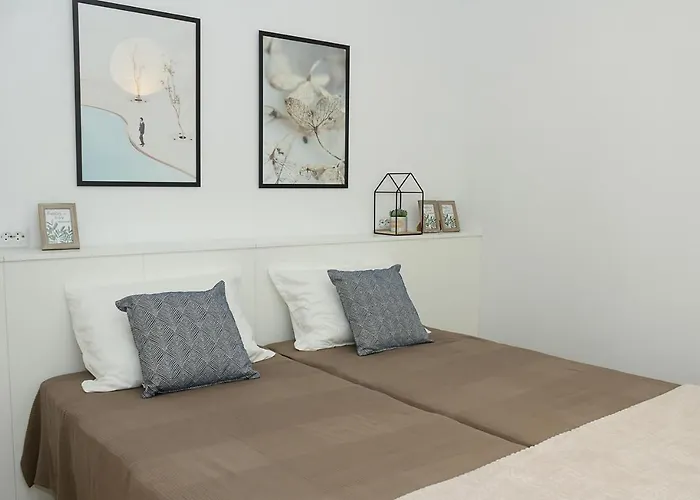 Апартаменты Stylish Retreat High-end Flat Downtown By Flat Mаnager *